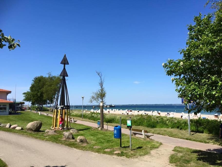 Neue Ferienwohnung Kuestennaehe Mit Terrasse 3Km Zum Strand Osdorf Kültér fotó